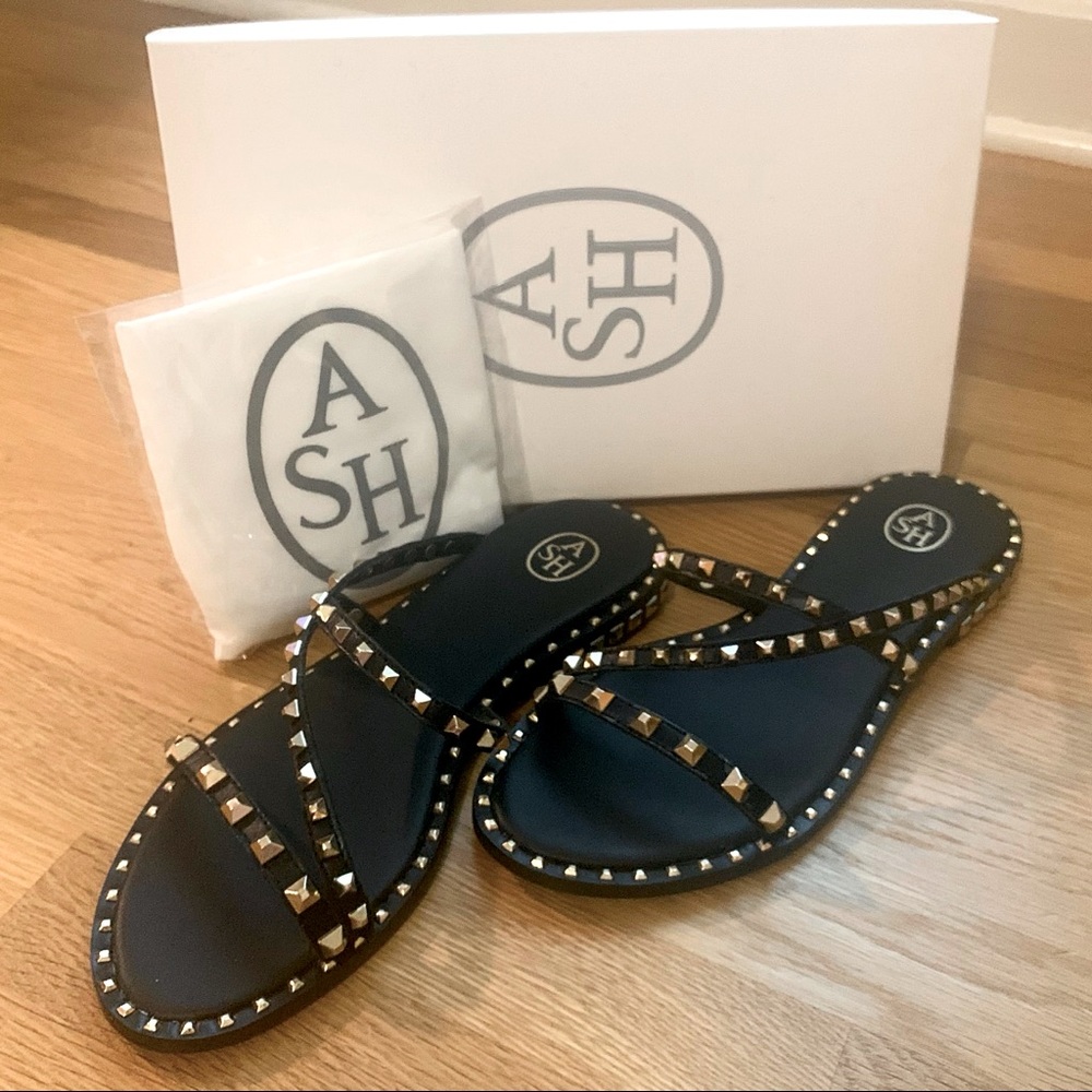 Ash studded leather slide